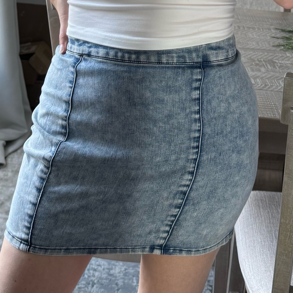 Medium Wash Y2K 90s Denim Mini Skirt - Picture 6 of 10